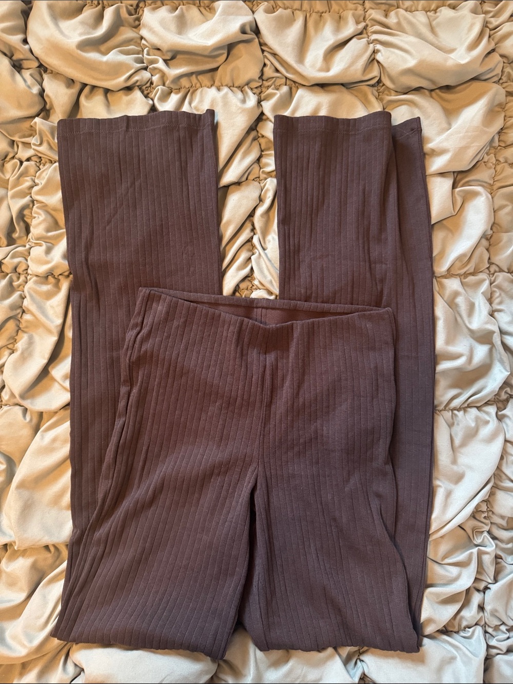 Ribbed Bootcut-Leg Lounge Pants in Brown
